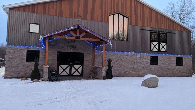 Écuries Mi Casa Stables — Terrebonne, Lanaudière